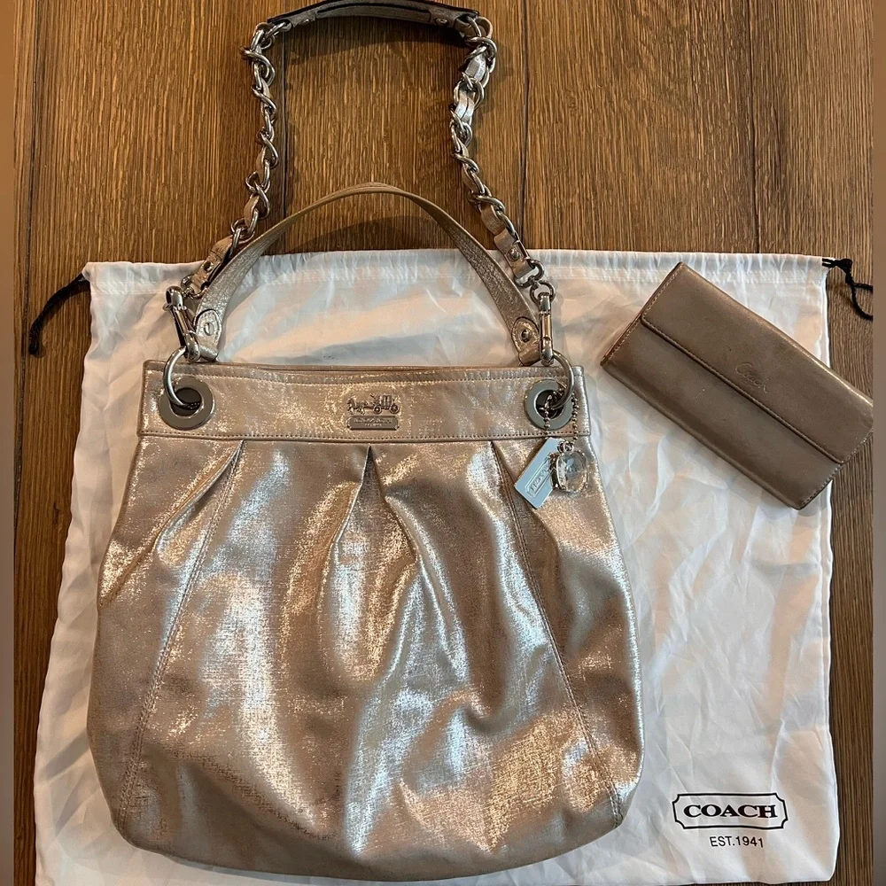 Coach purse - Picture 1 of 4